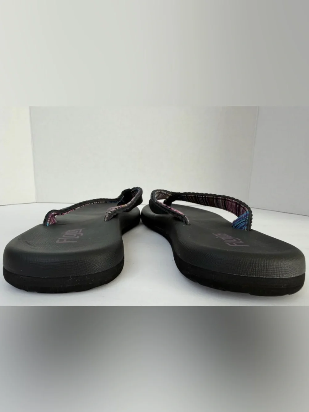 Flojos Comfort Flip Flops Black Size 9 Cushioned Beach Sandals NWT